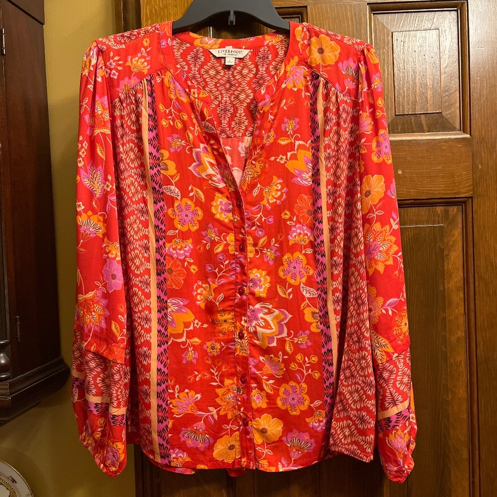 NWT Liverpool Los Angeles Red/Orange Print Top.  Sz. Lg.